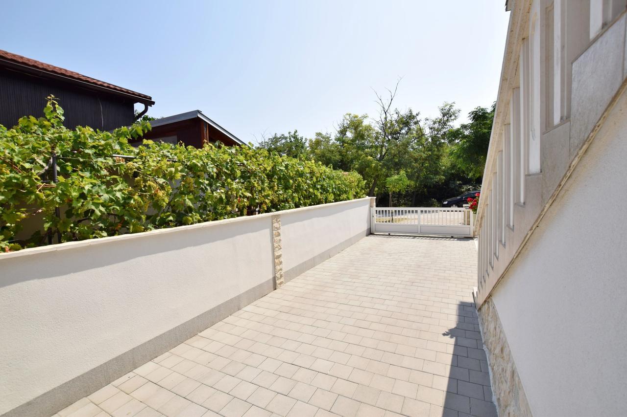 Apartment Diva Nin Exterior foto